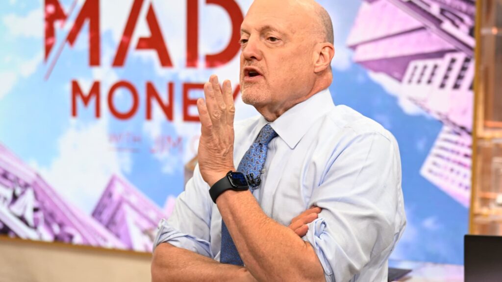 Jim Cramer says the AI boom has 'the power to keep the country's economy humming'
