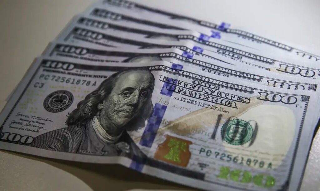 Renda Fixa Hoje: confira as taxas de CDBs, LCIs e LCAs com dólar abaixo de R$ 4,90
