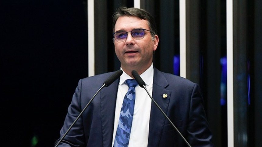Com crise de Flávio mapeada, equipe de Lula vai explorar contradições com Vorcaro